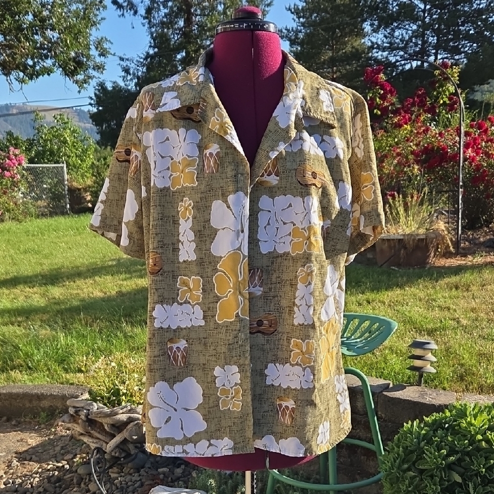 Floral Hawaiian Shirt Olive Green And White. Size Xl